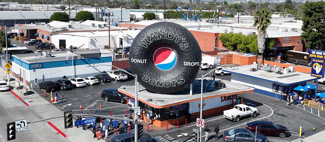 The 10 Best 2022 OOH Super Bowl Ads in Los Angeles 02/16/2022